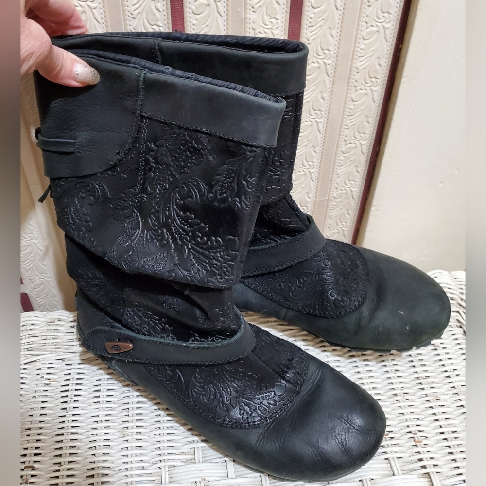 Merrell Black Embossed Boots 8